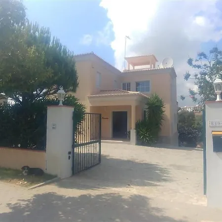 5 Bedroom Pool And Garden Villa *