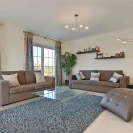 5 Bedroom Pool And Garden *